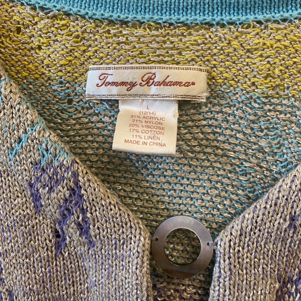 Tommy Bahama patterned light weight sweater - Picture 2 of 4